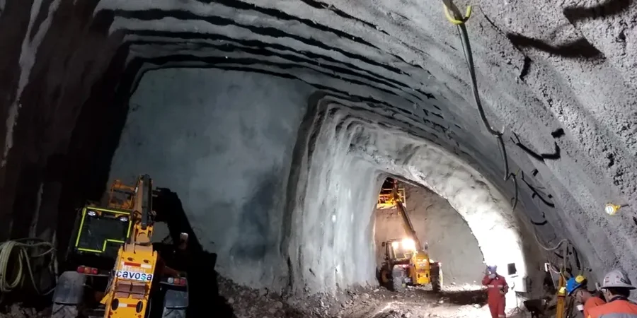 Análisis geotécnico para túneles en suelo blando en Chiguayante: metodología y parámetros críticos